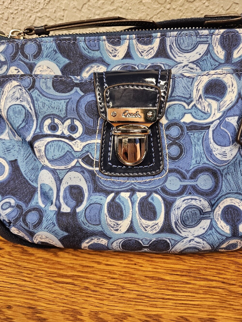 Coach Poppy Denim Print Swing Pack - Picture 3 of 15